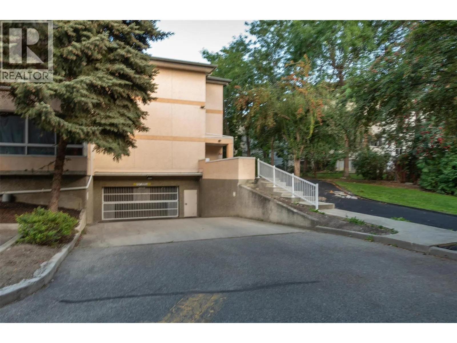 709 Houghton Road Unit# 311