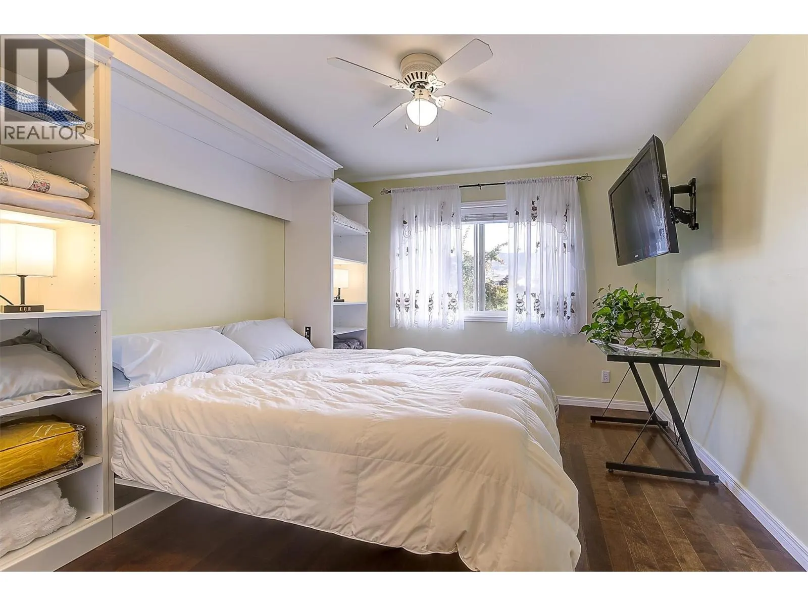 709 Houghton Road Unit# 311