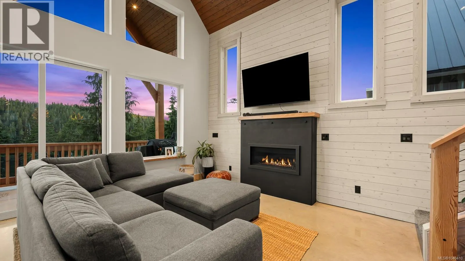 455 ARROWSMITH Ridge