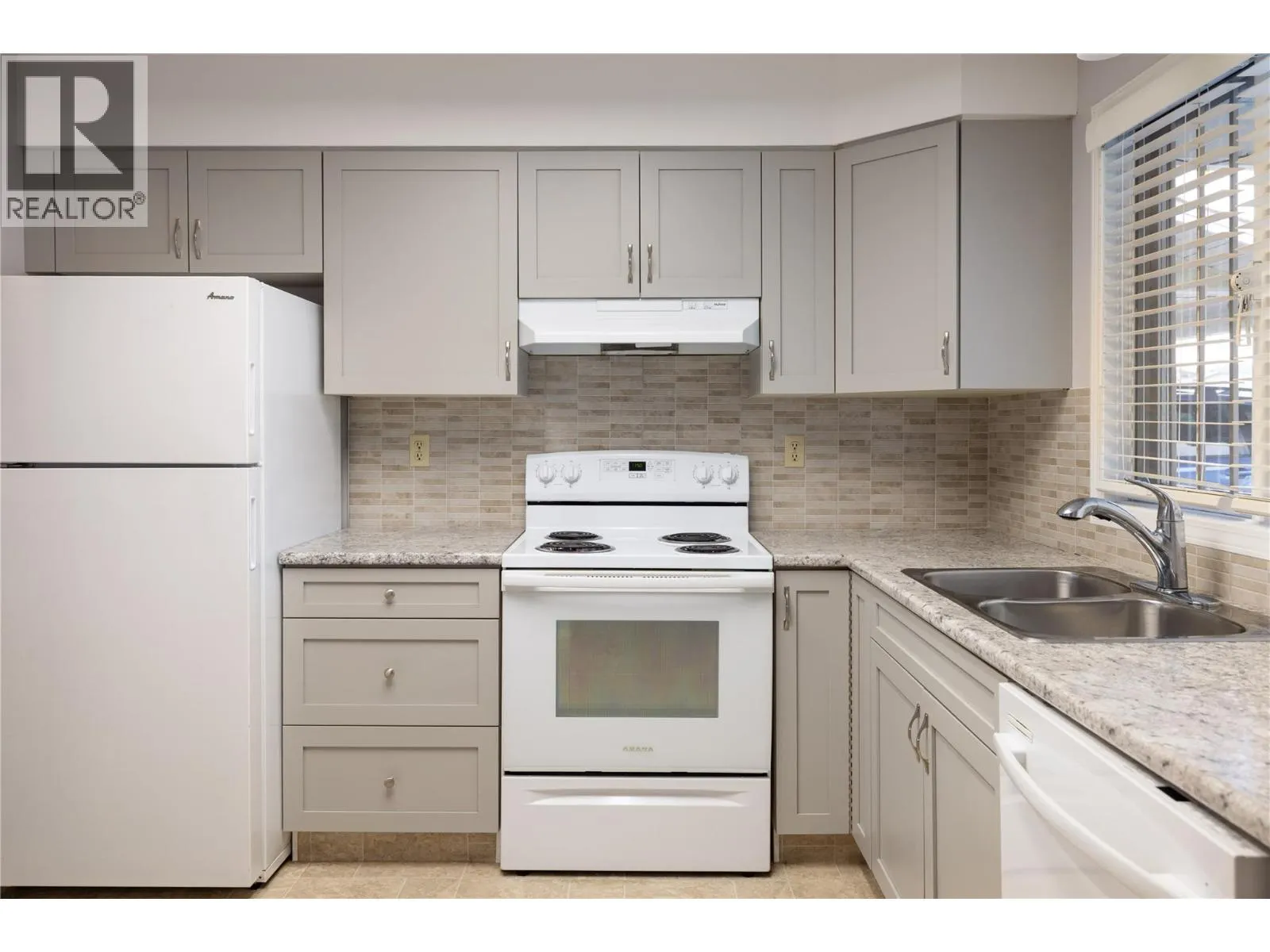 3900 27 Avenue Unit# 2