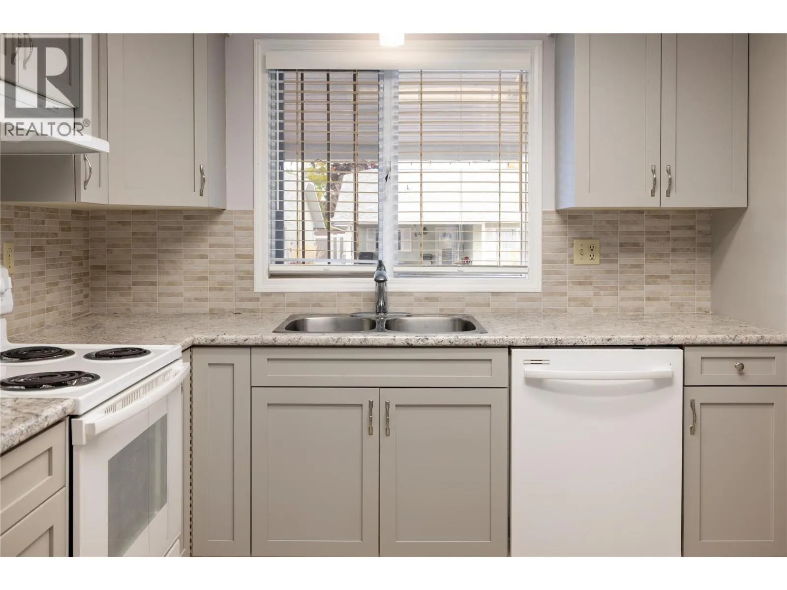 3900 27 Avenue Unit# 2