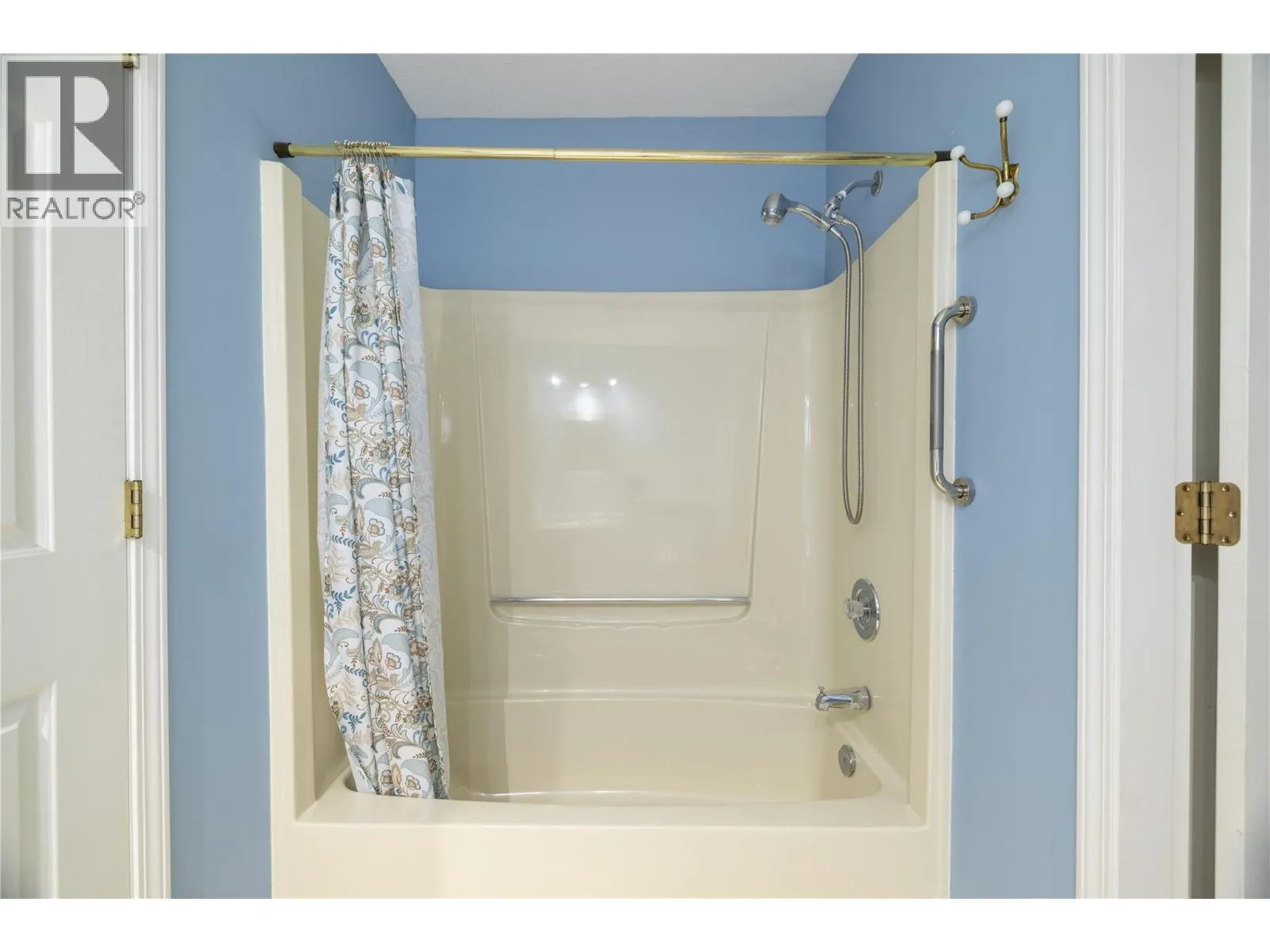 3900 27 Avenue Unit# 2