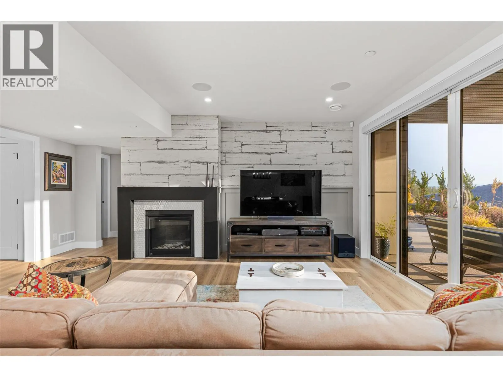 9874 Beacon Hill Drive