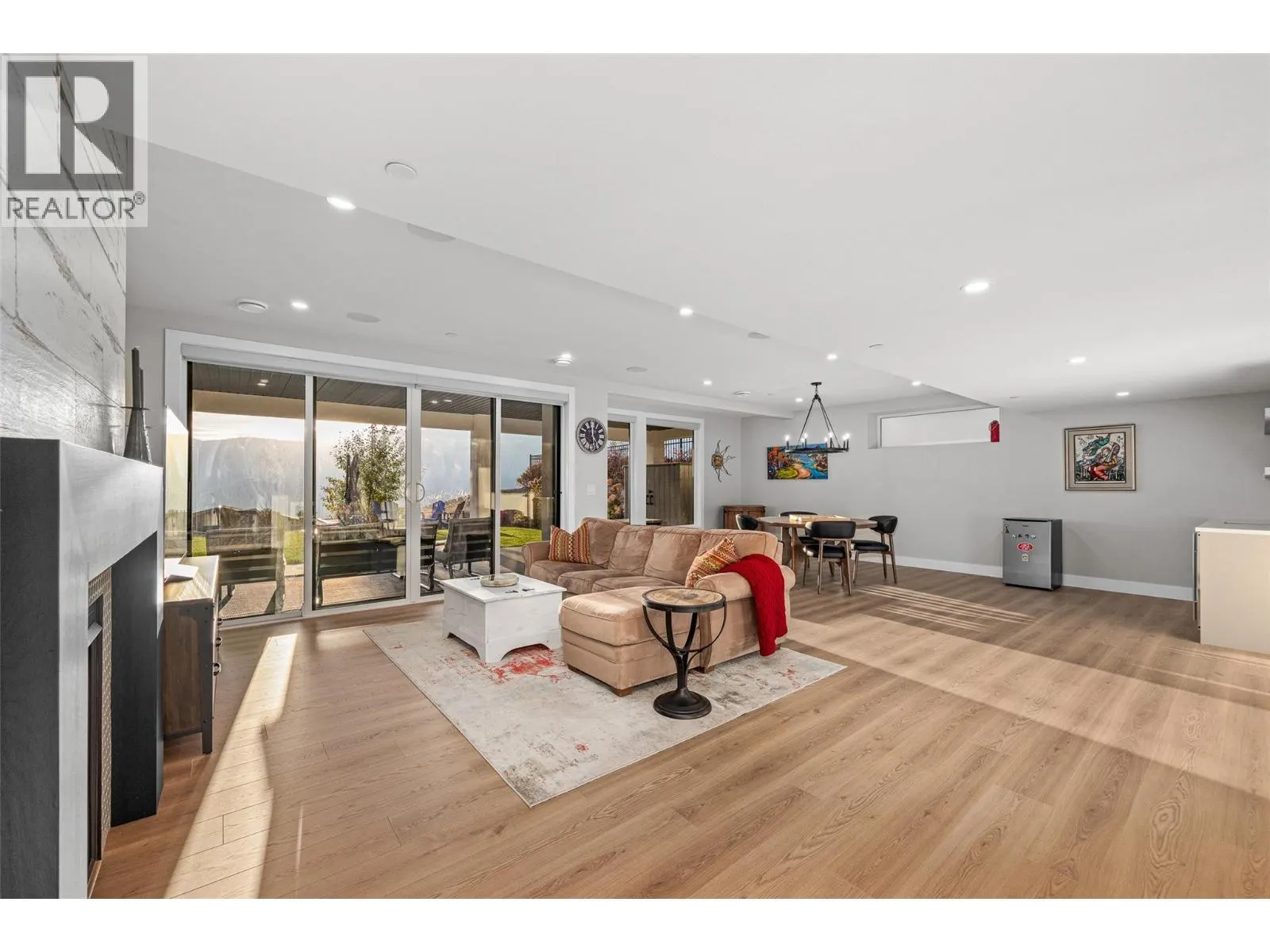 9874 Beacon Hill Drive