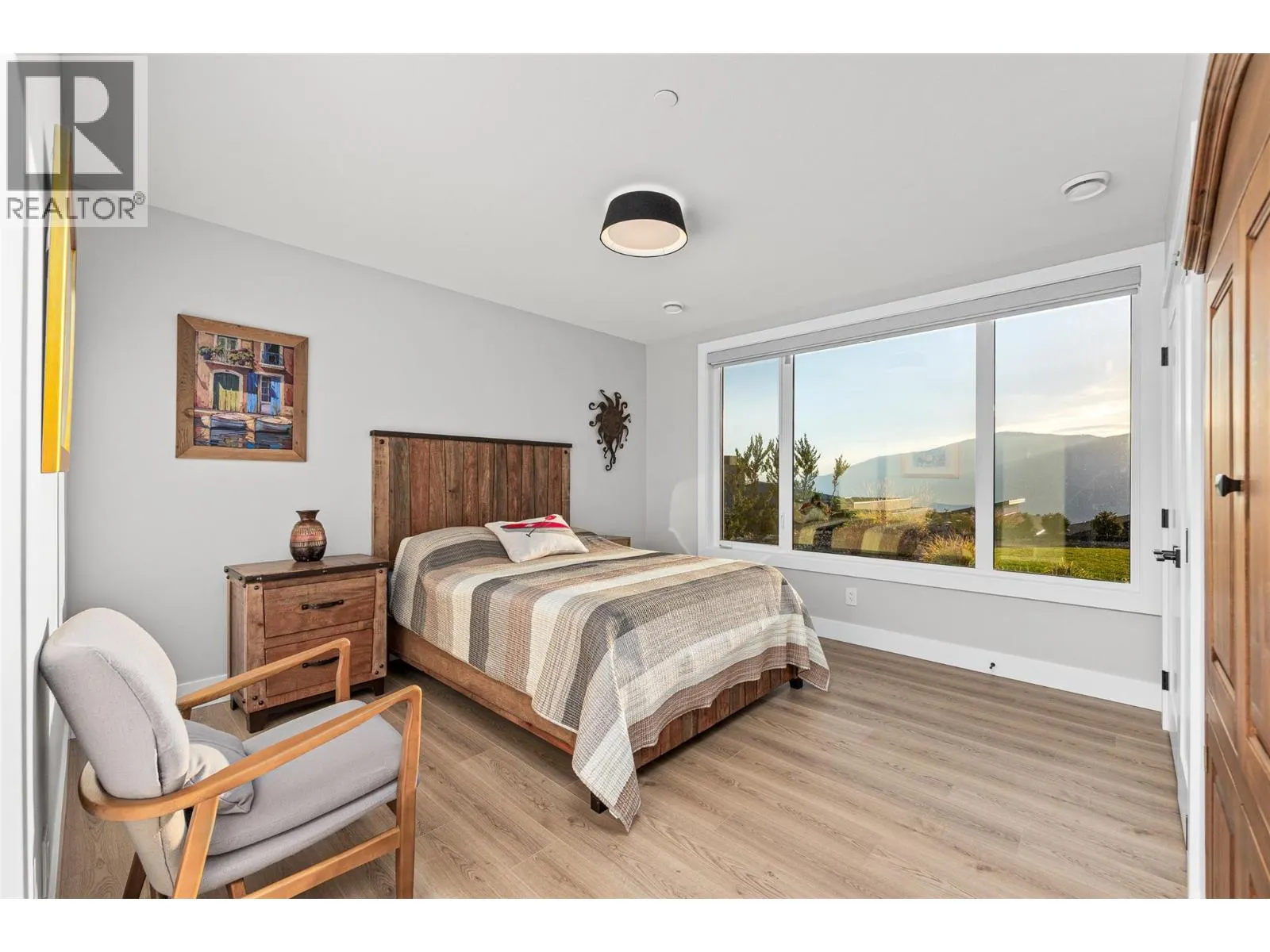 9874 Beacon Hill Drive