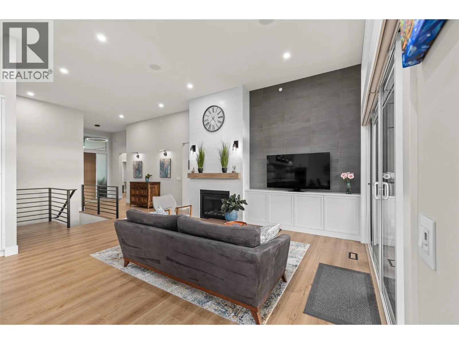9874 Beacon Hill Drive