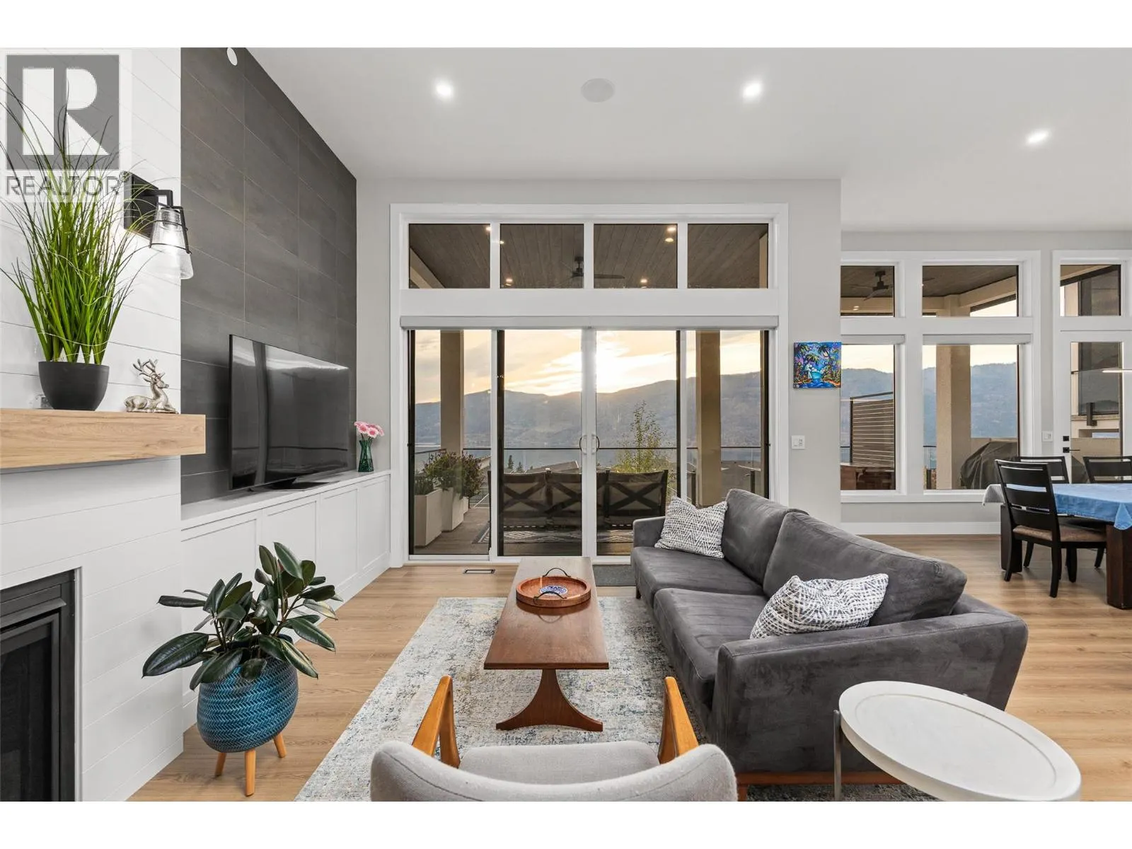 9874 Beacon Hill Drive