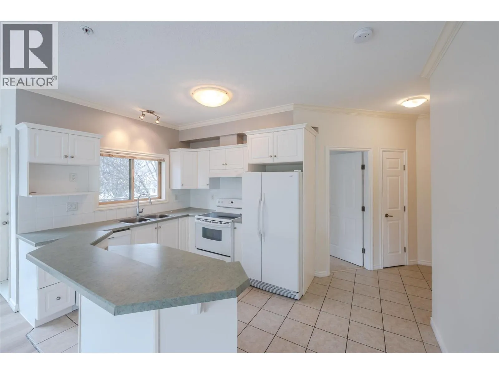 196 WADE Avenue W Unit# 208