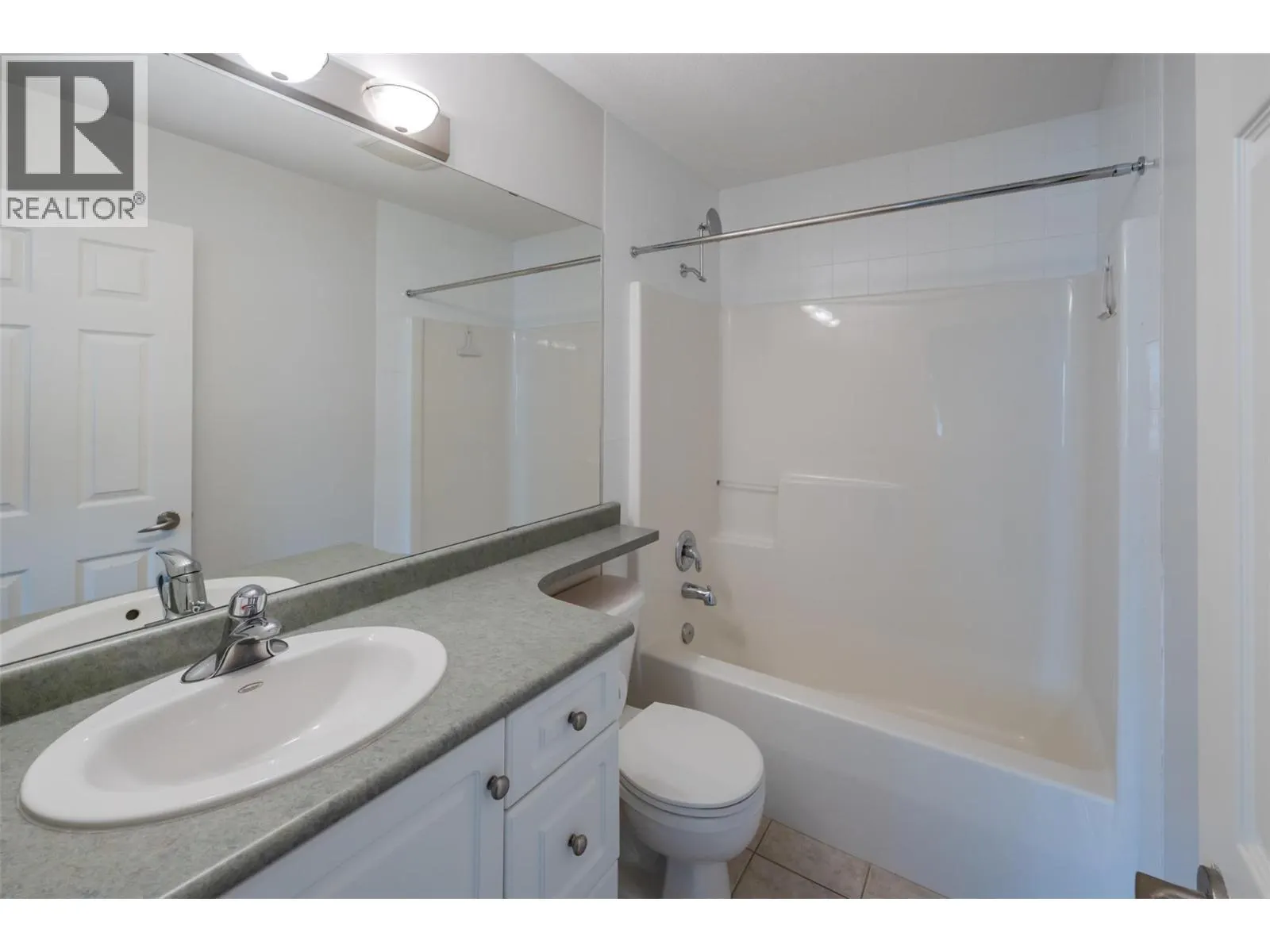 196 WADE Avenue W Unit# 208
