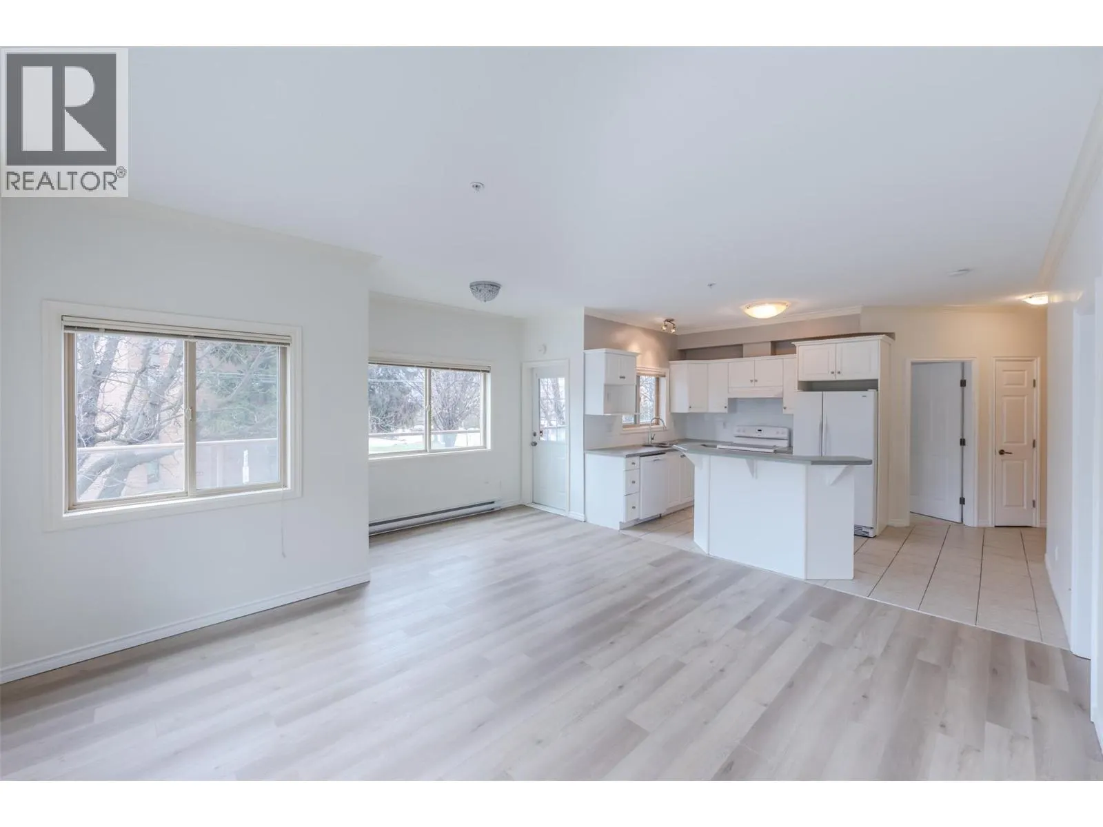 196 WADE Avenue W Unit# 208