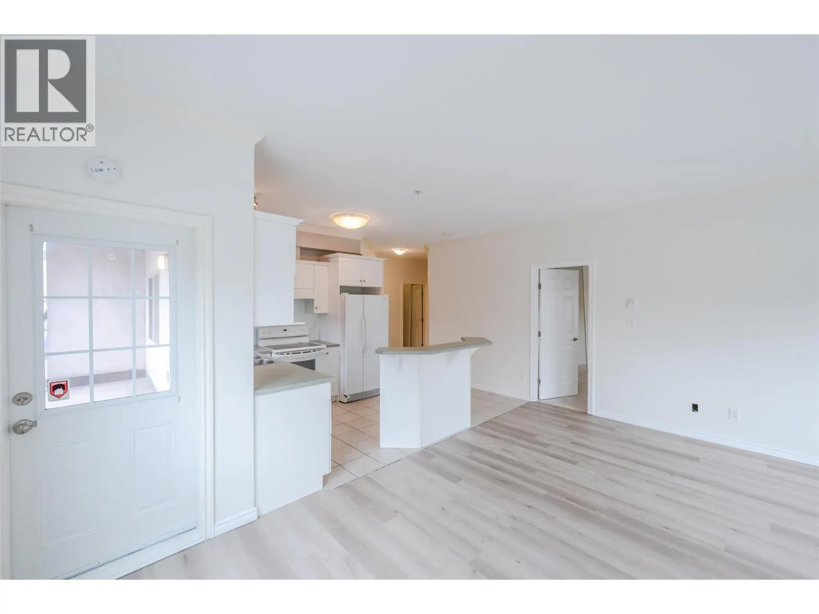 196 WADE Avenue W Unit# 208