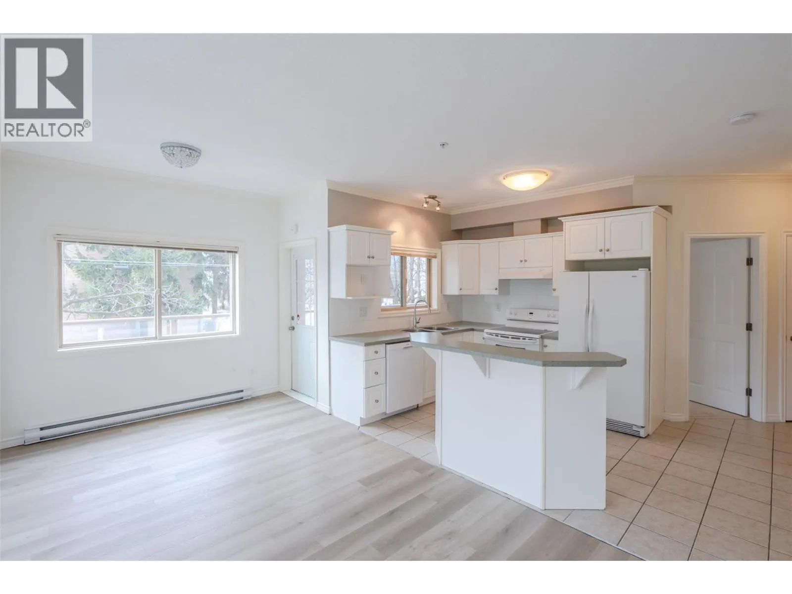 196 WADE Avenue W Unit# 208