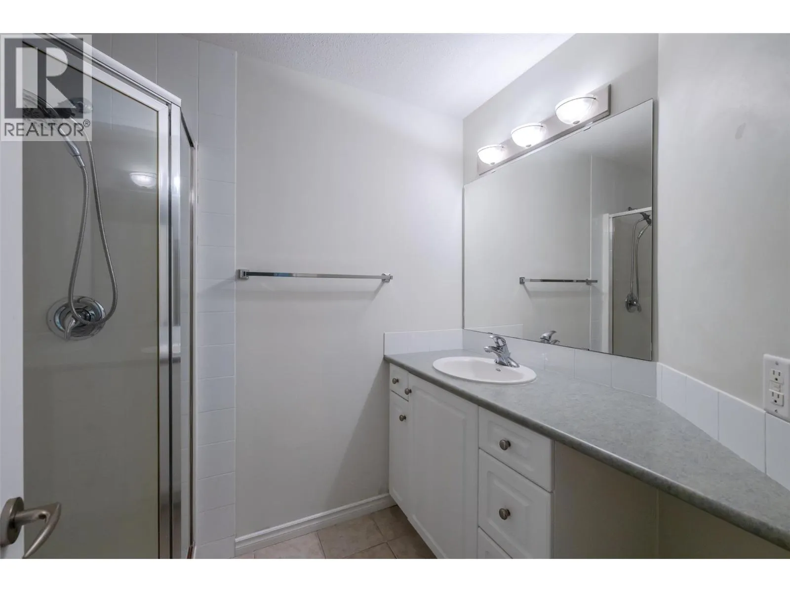 196 WADE Avenue W Unit# 208