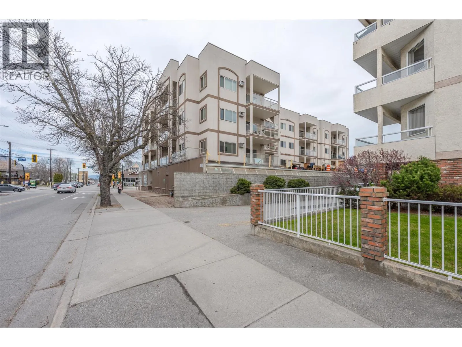 196 WADE Avenue W Unit# 208