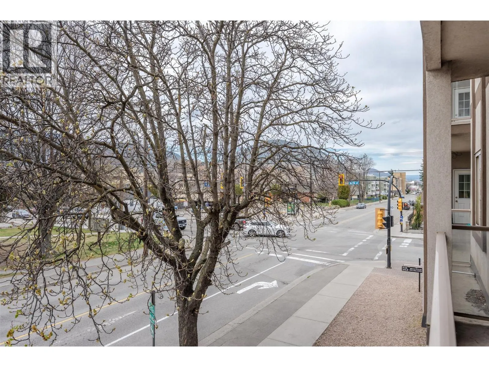 196 WADE Avenue W Unit# 208