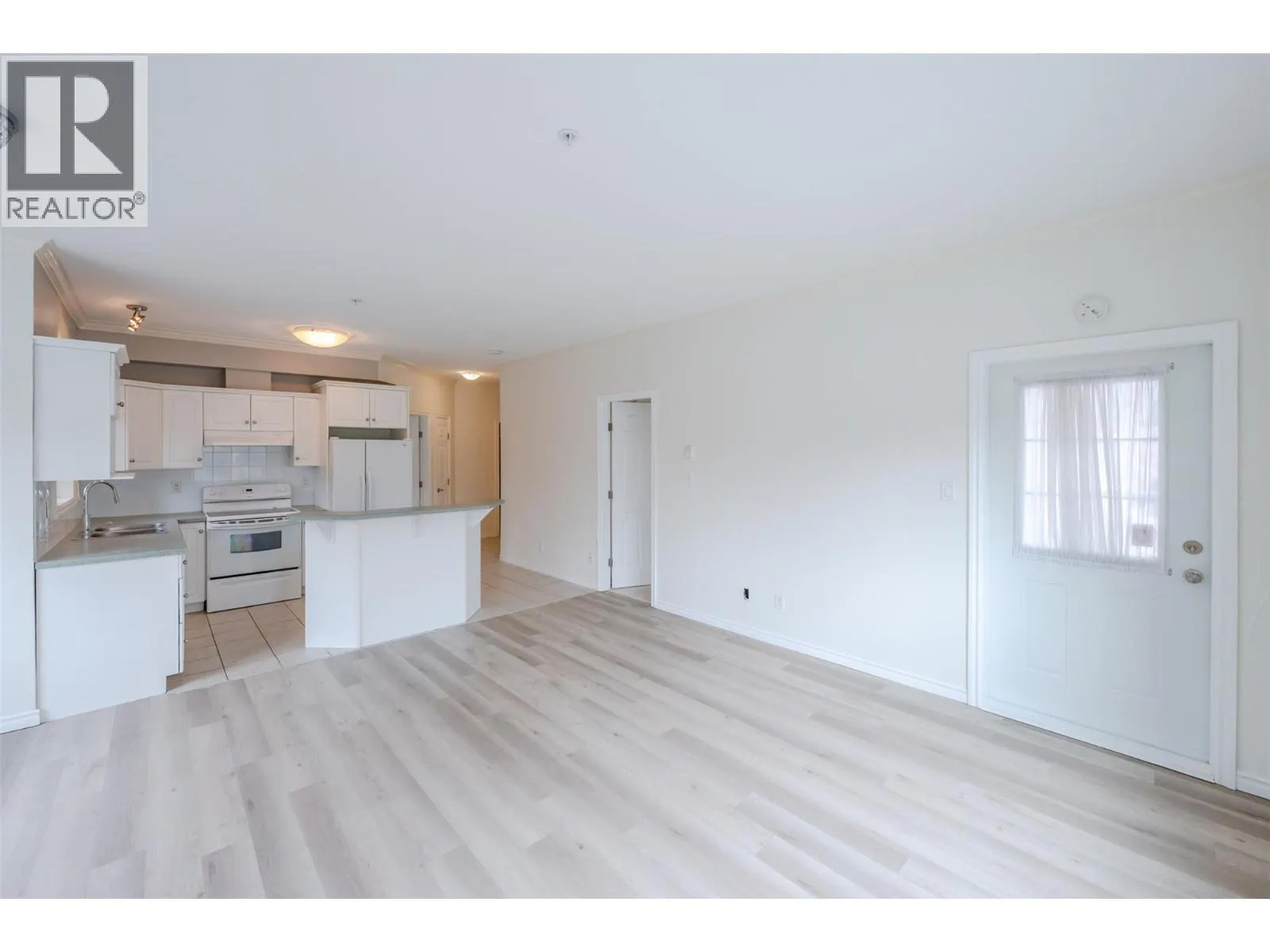 196 WADE Avenue W Unit# 208