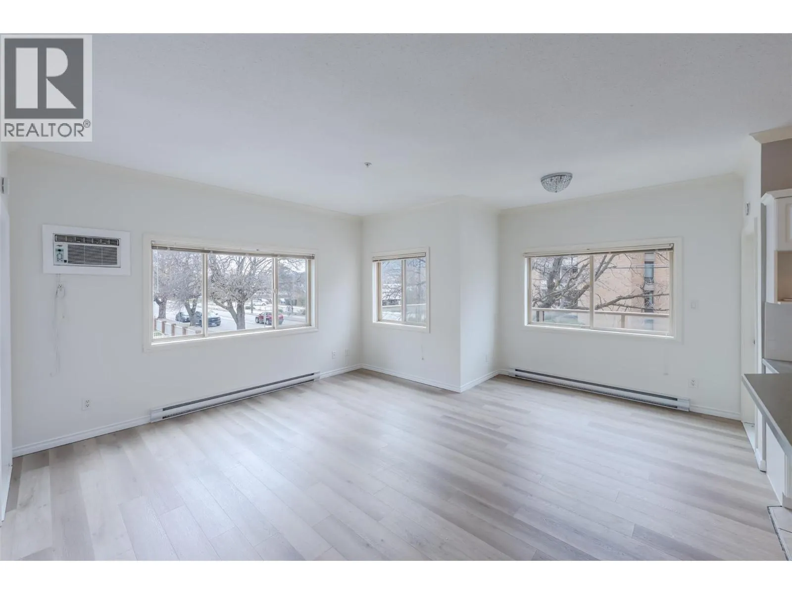 196 WADE Avenue W Unit# 208