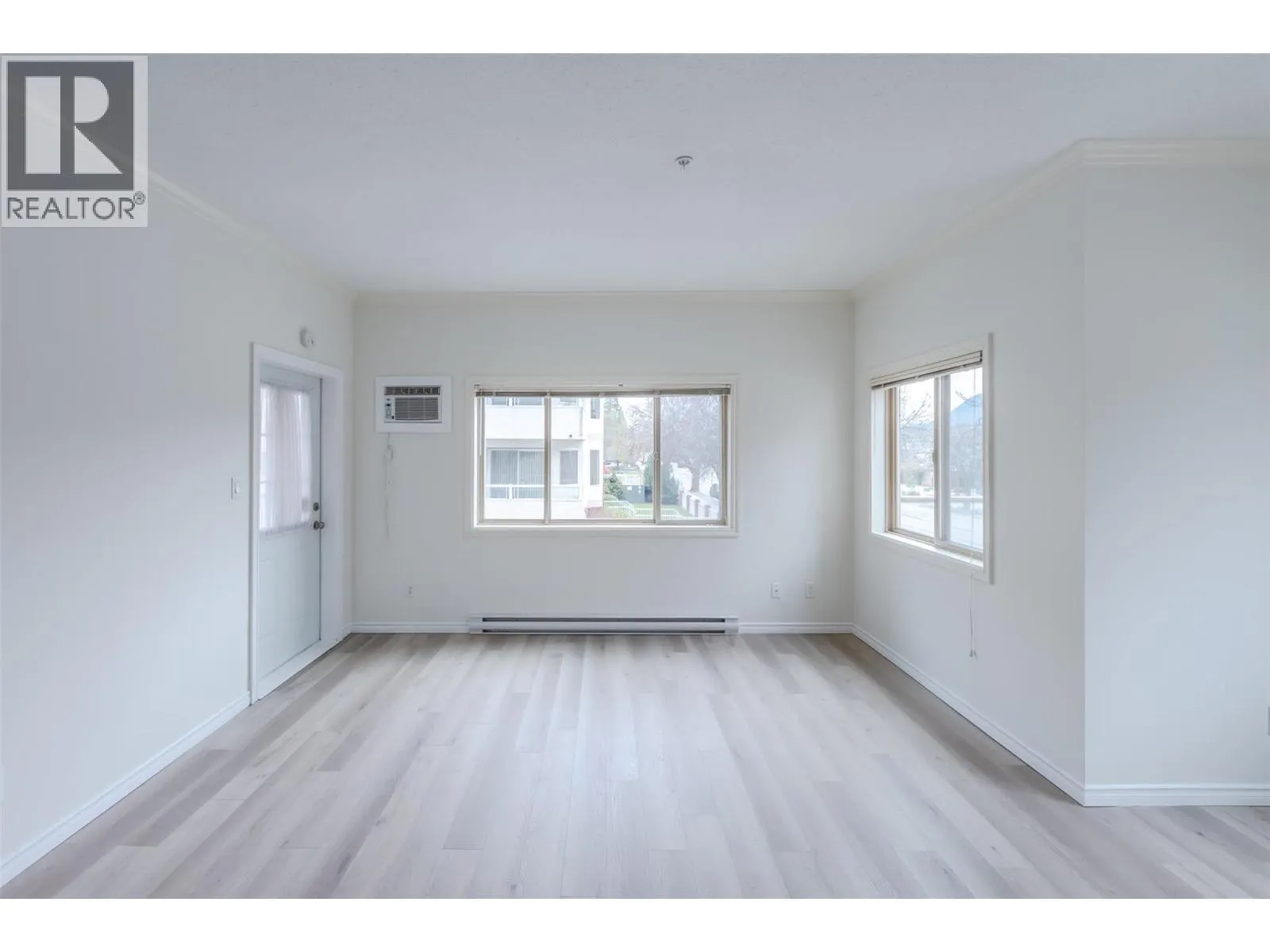 196 WADE Avenue W Unit# 208
