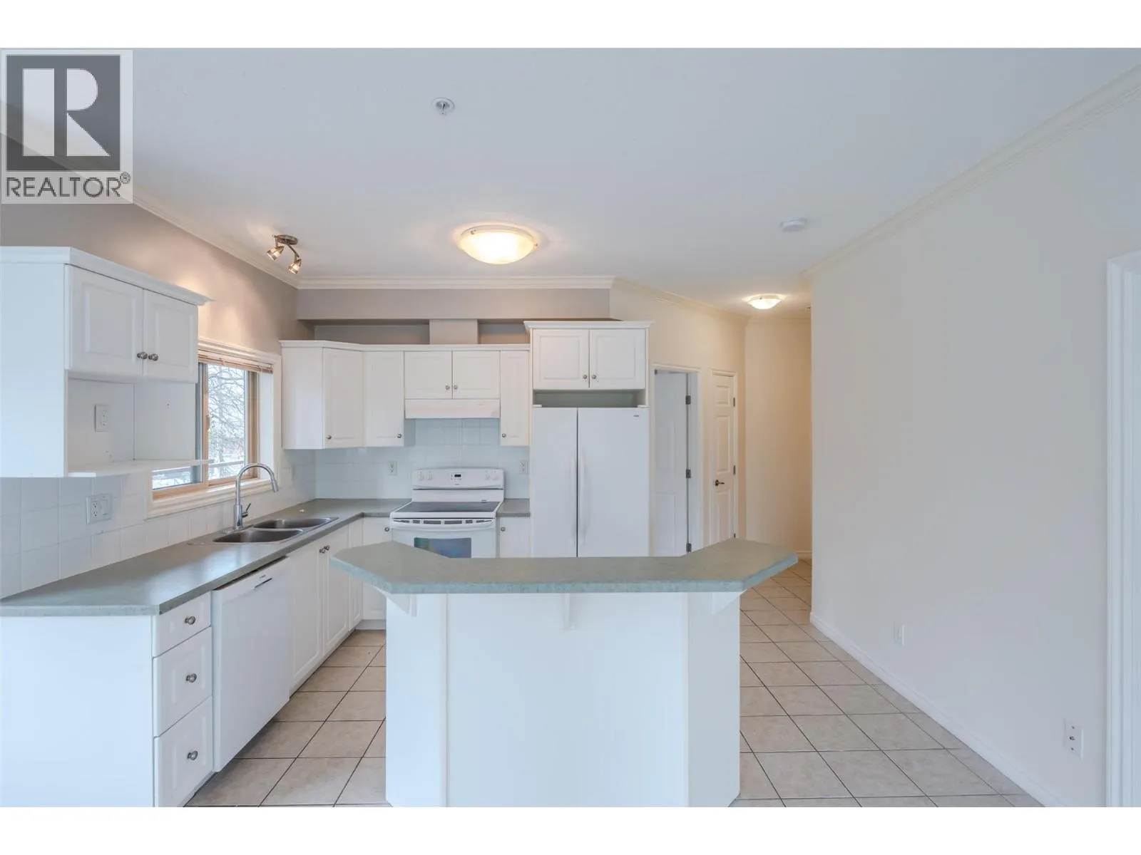 196 WADE Avenue W Unit# 208