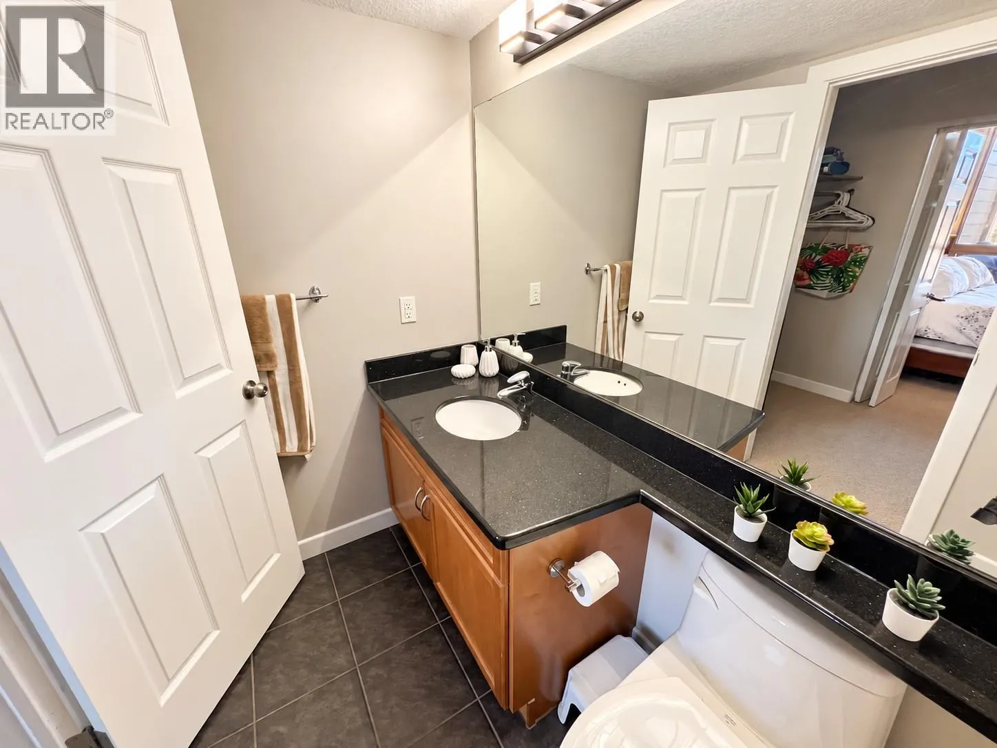 205 3RD Avenue Unit# 3419