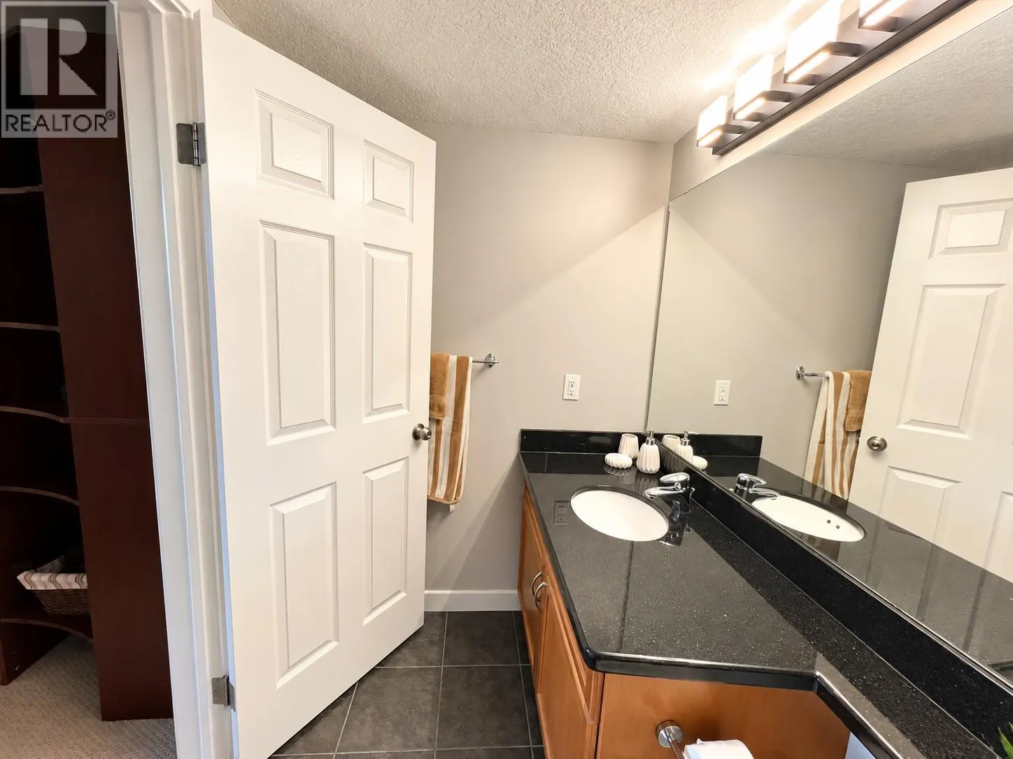 205 3RD Avenue Unit# 3419