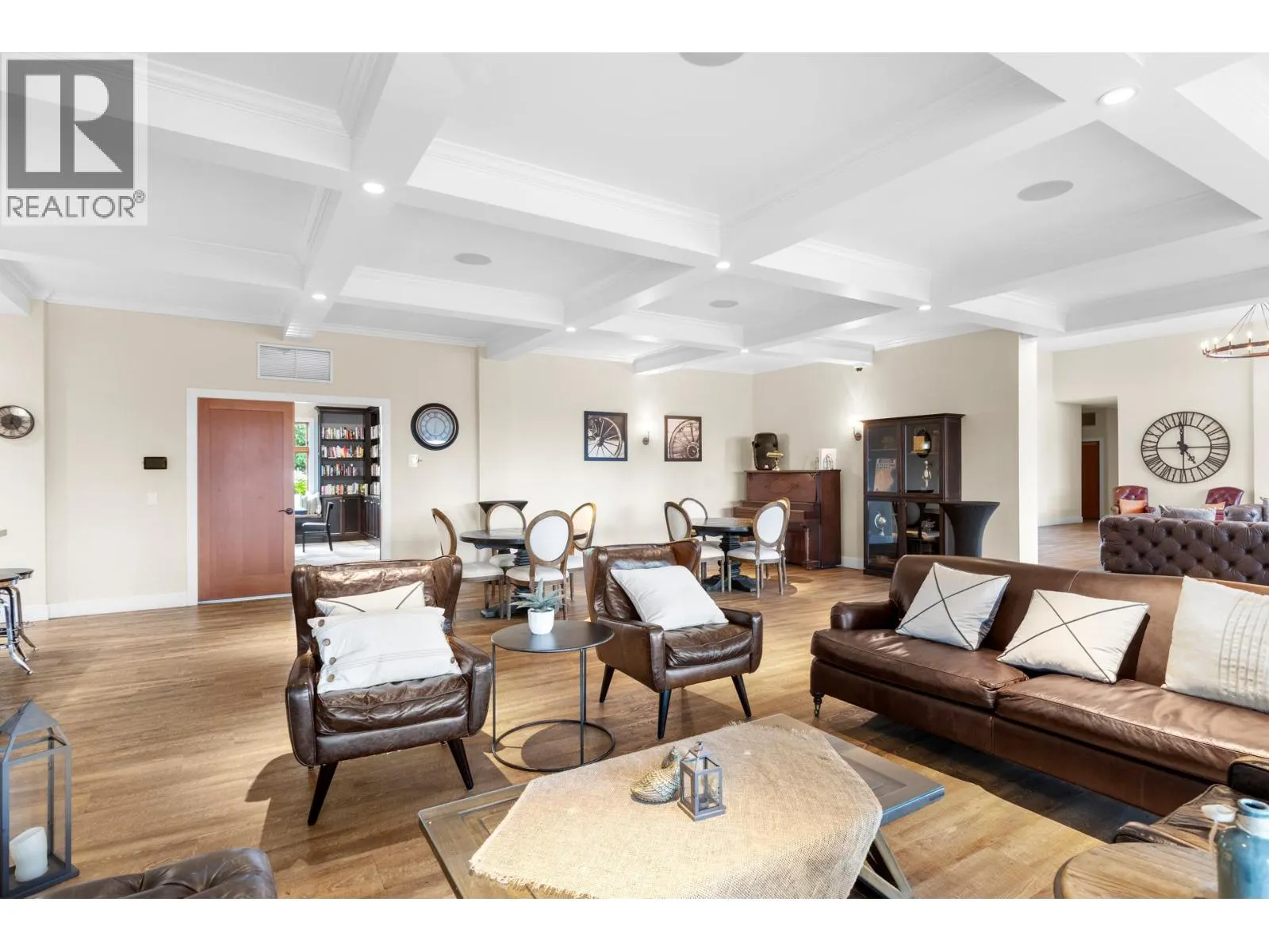 3376 Kingfisher Road