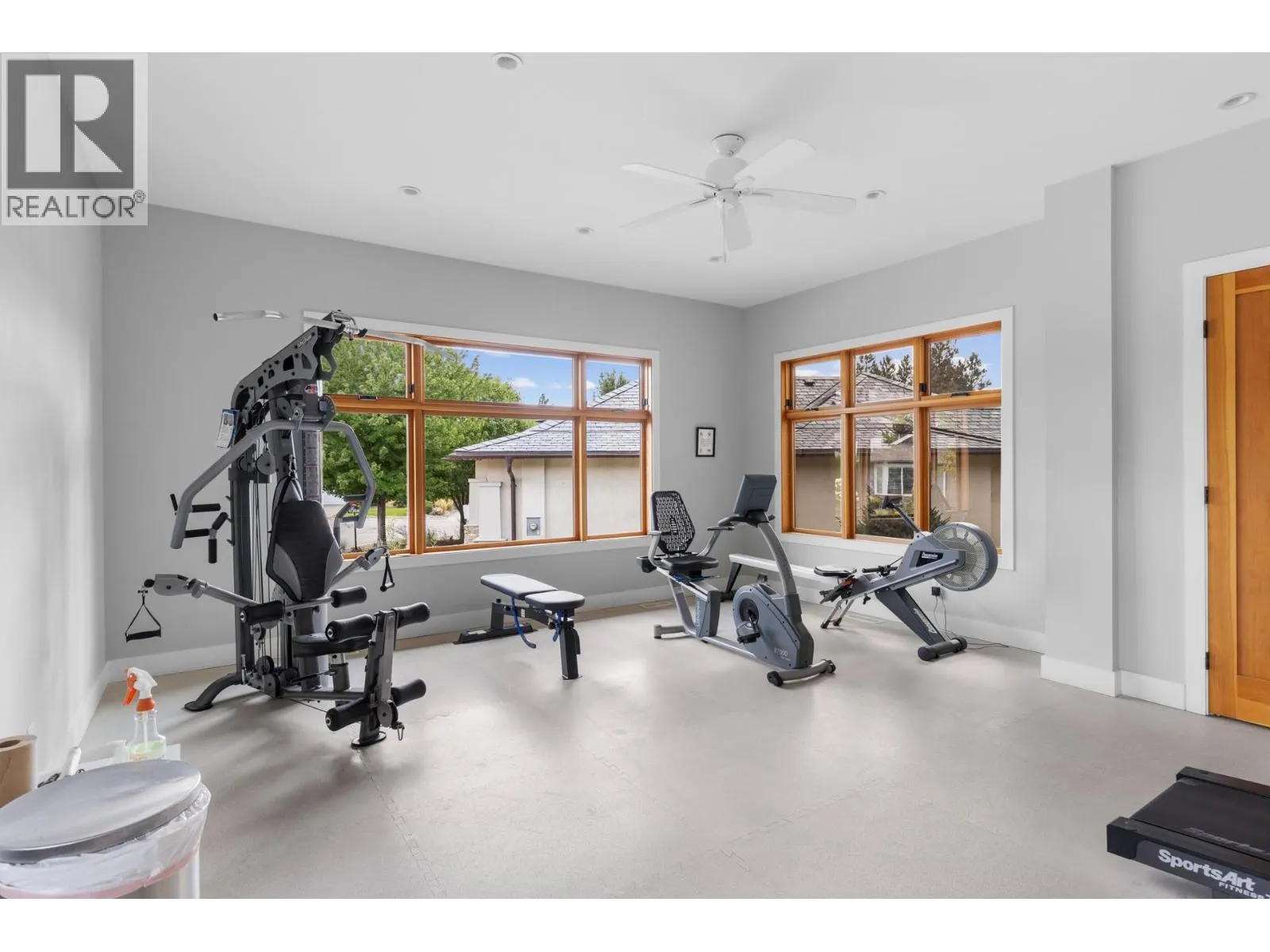 3376 Kingfisher Road