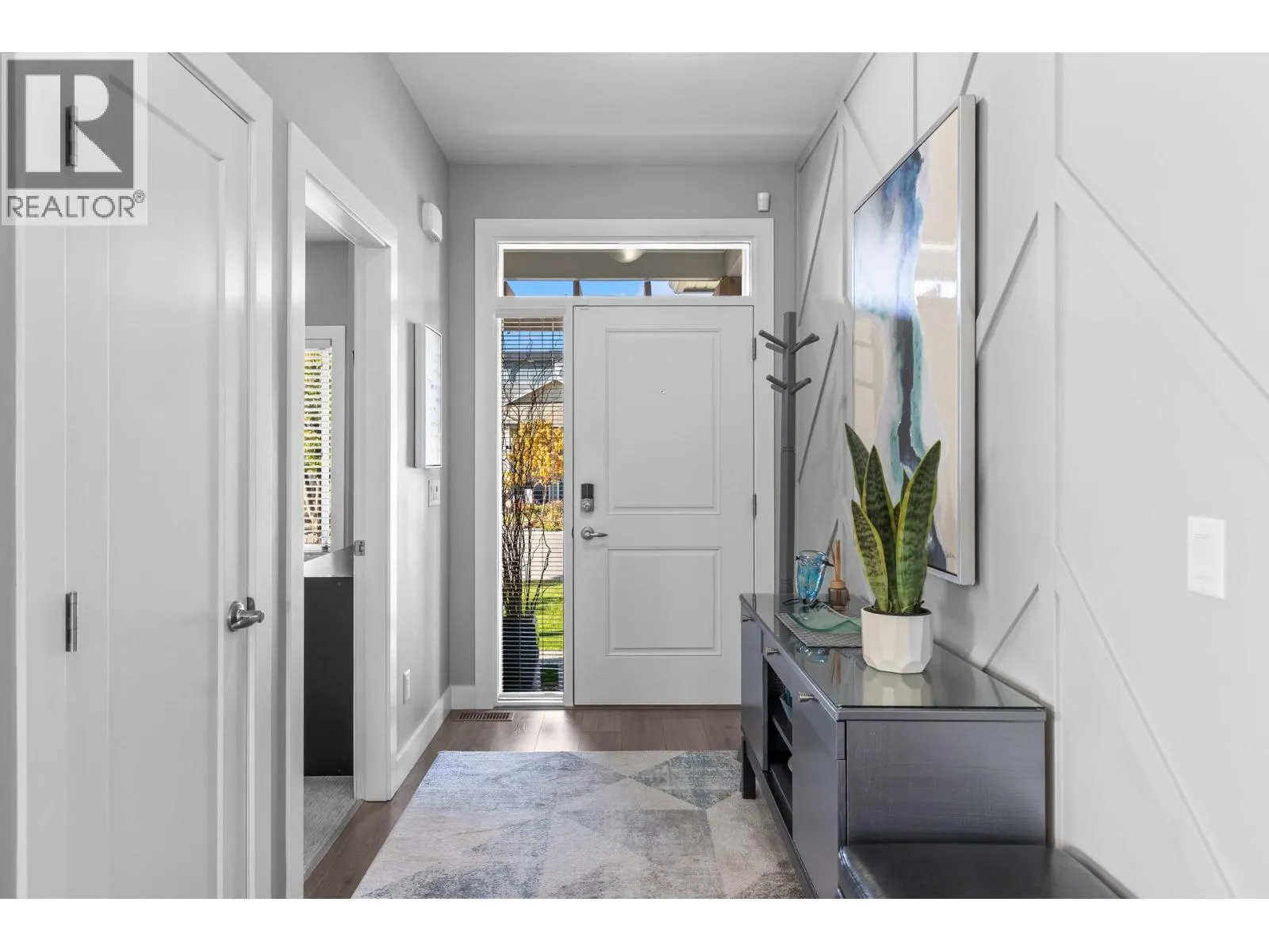 3376 Kingfisher Road