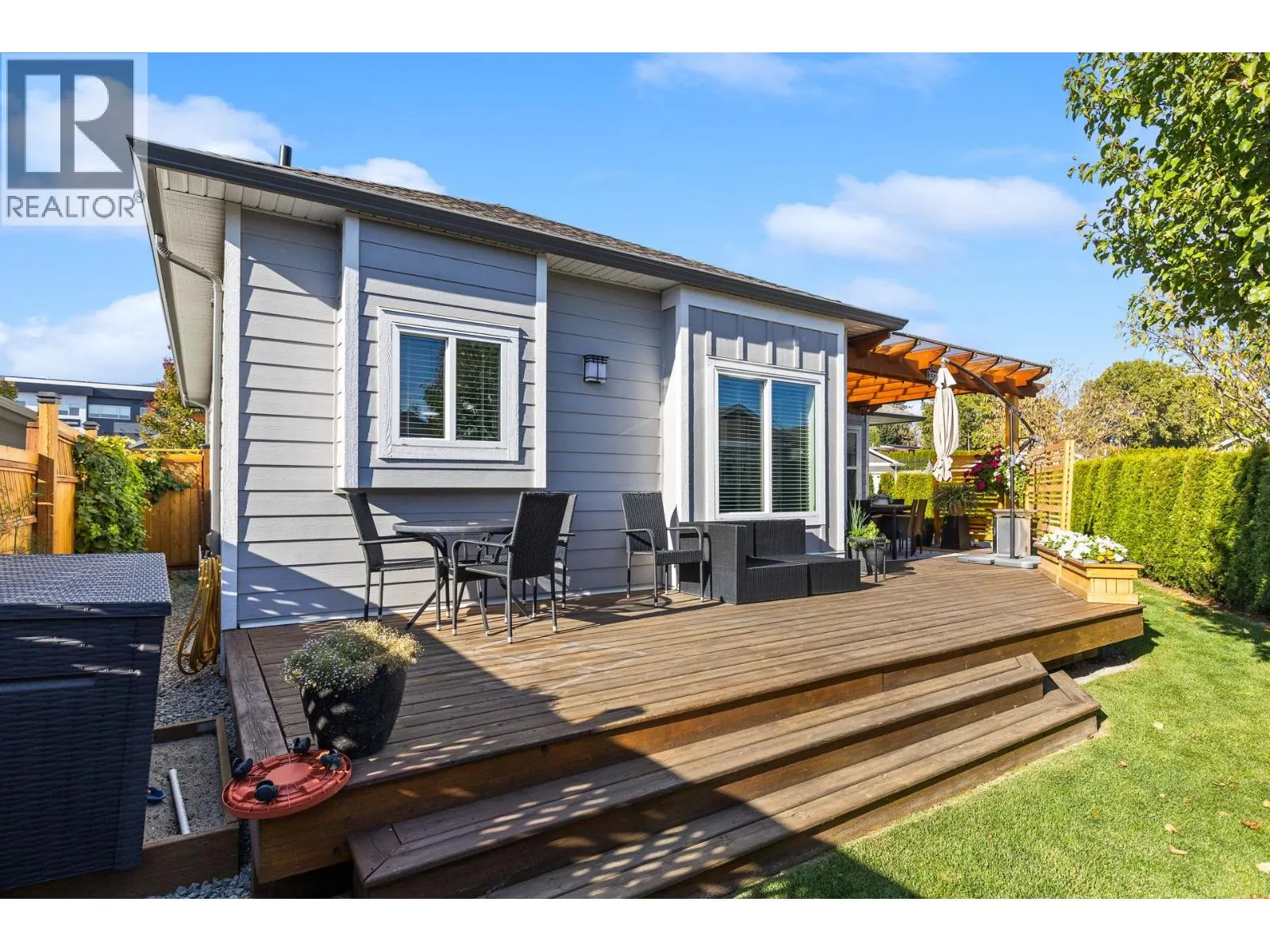 3376 Kingfisher Road