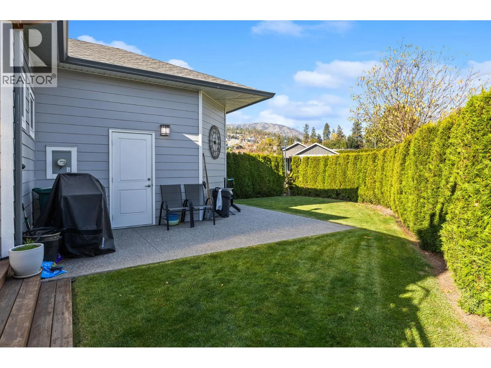 3376 Kingfisher Road