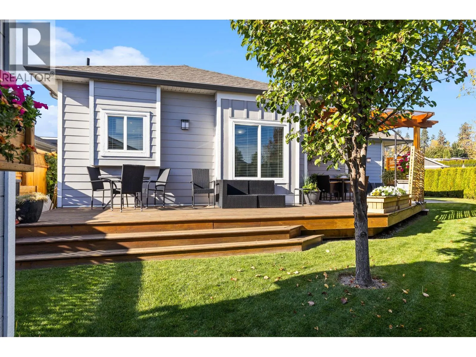 3376 Kingfisher Road