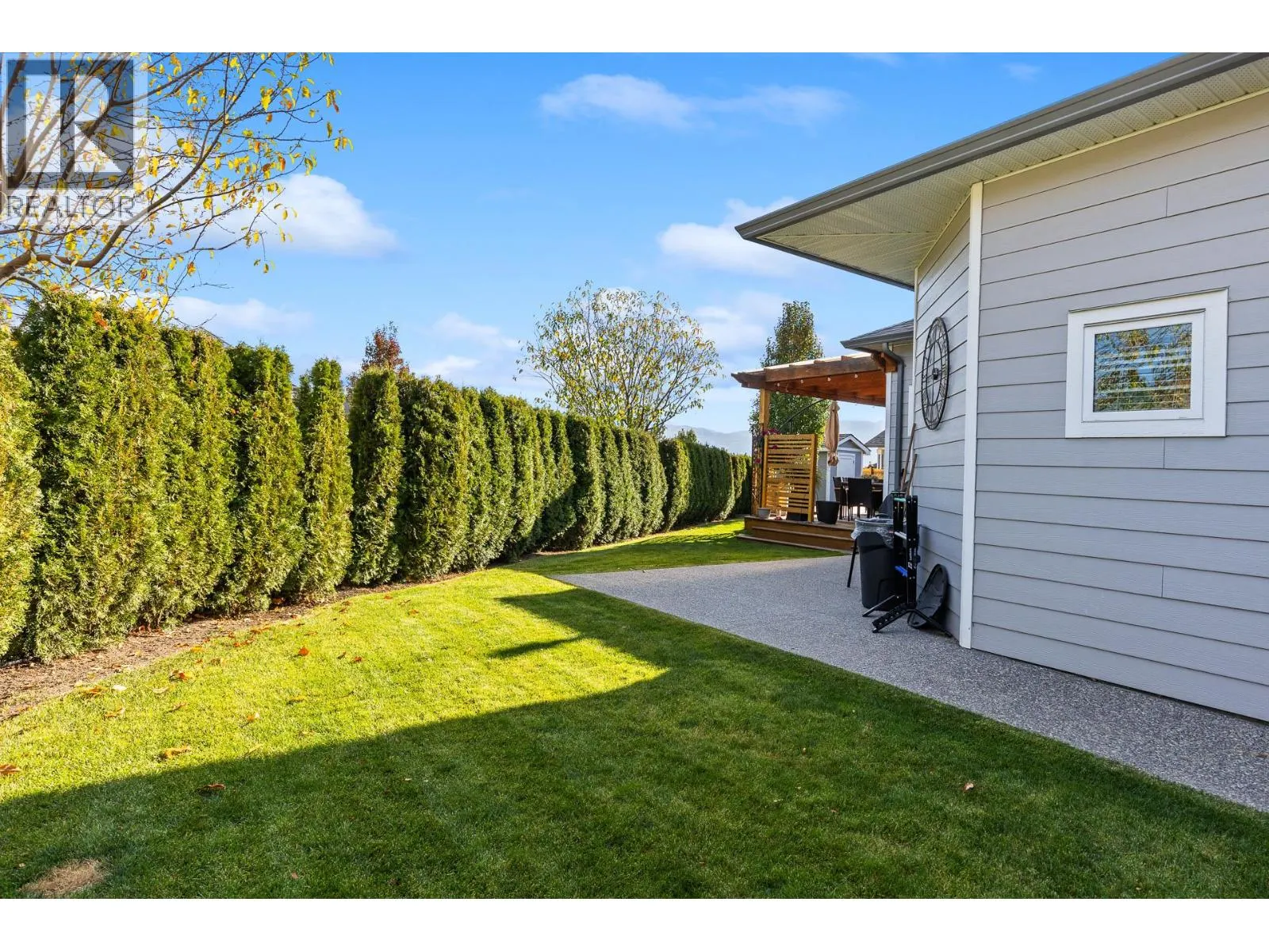3376 Kingfisher Road