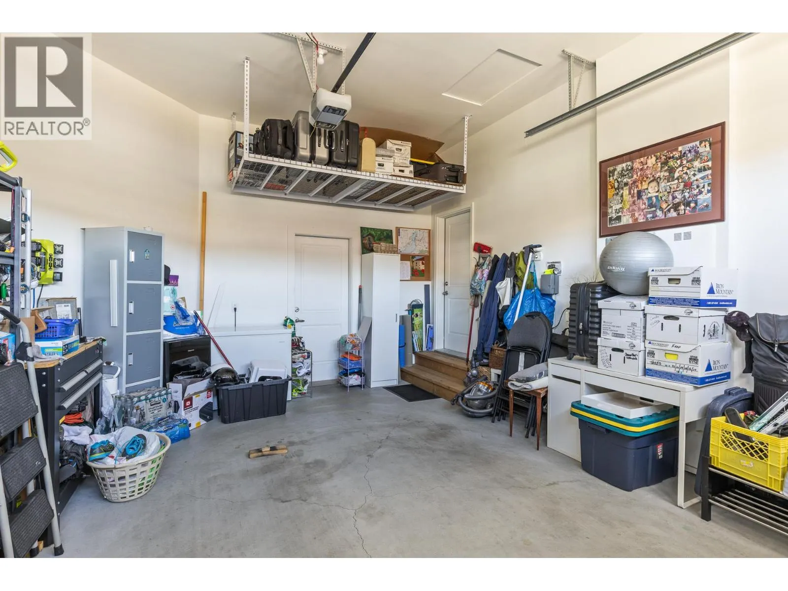 3376 Kingfisher Road