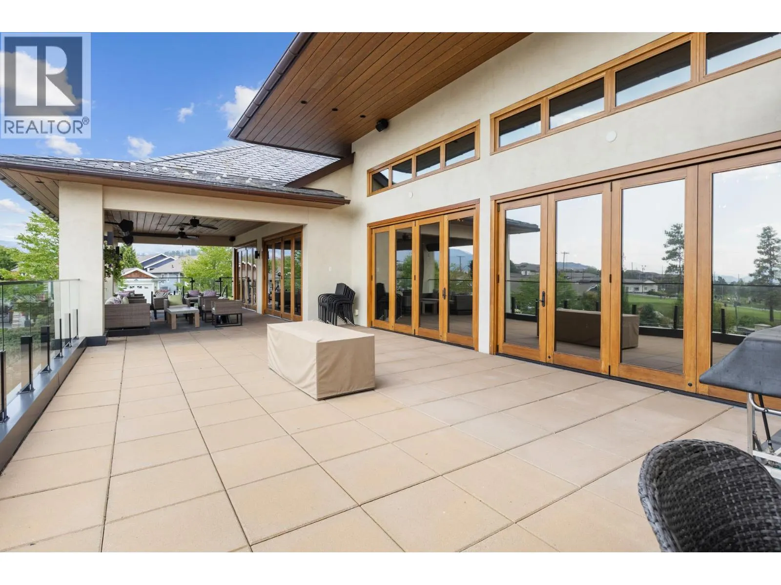 3376 Kingfisher Road