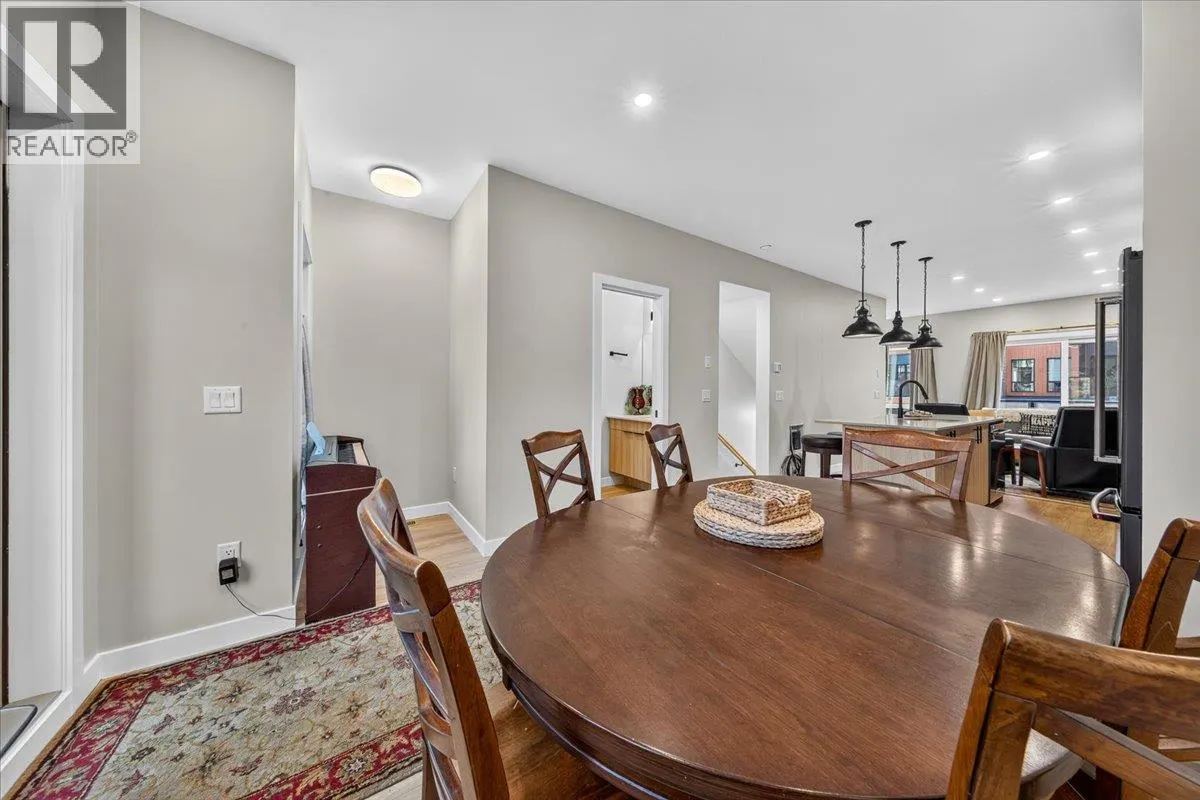 2116 Panorama Drive Unit# 102