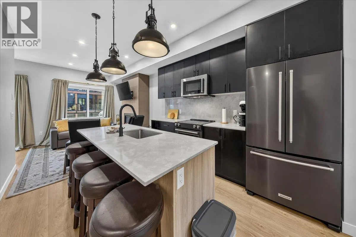 2116 Panorama Drive Unit# 102
