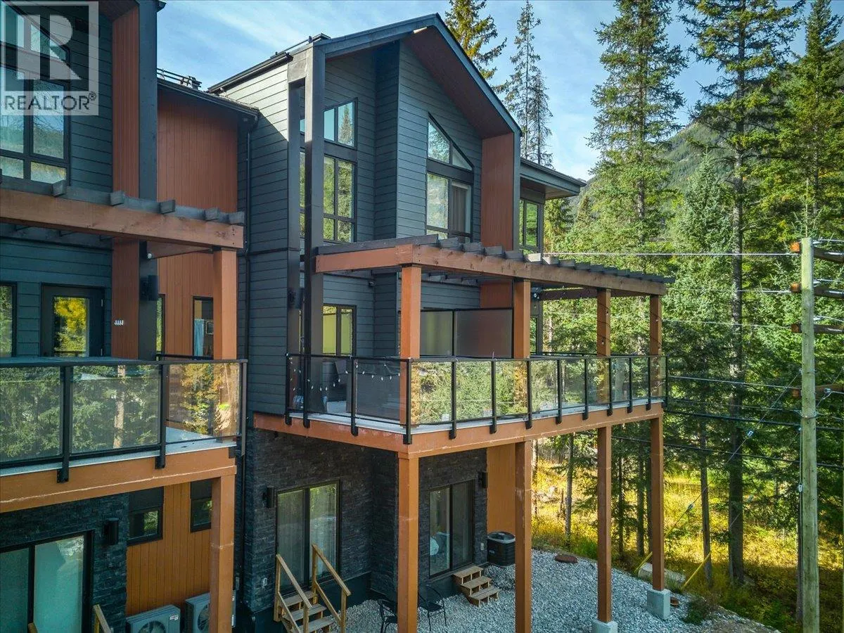 2116 Panorama Drive Unit# 102