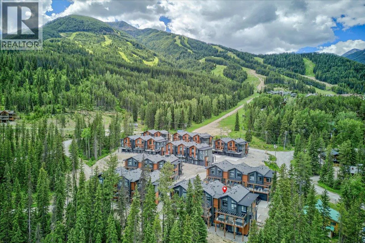 2116 Panorama Drive Unit# 102