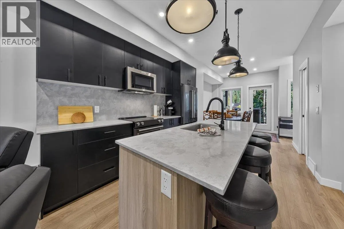 2116 Panorama Drive Unit# 102
