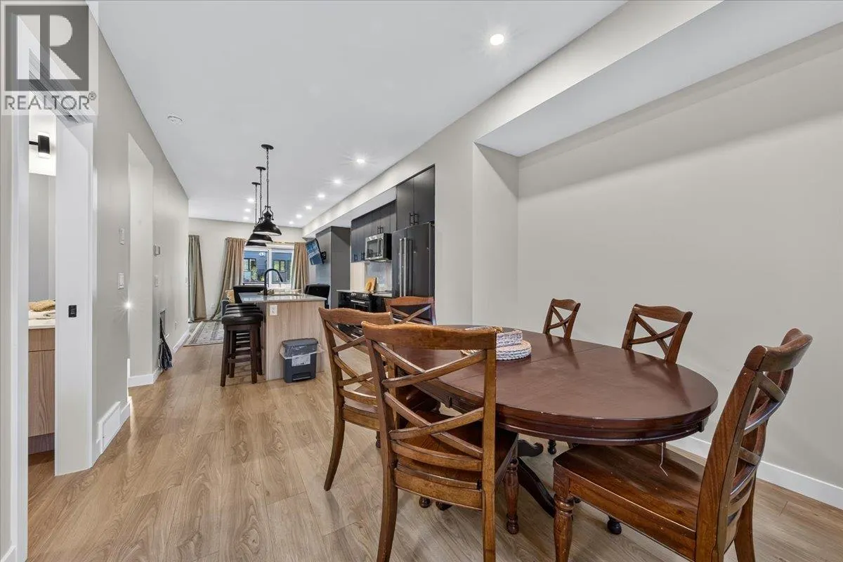 2116 Panorama Drive Unit# 102