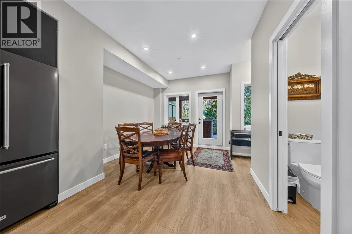 2116 Panorama Drive Unit# 102