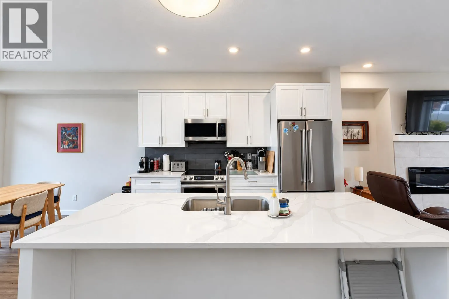 810 6th Avenue Unit# 2