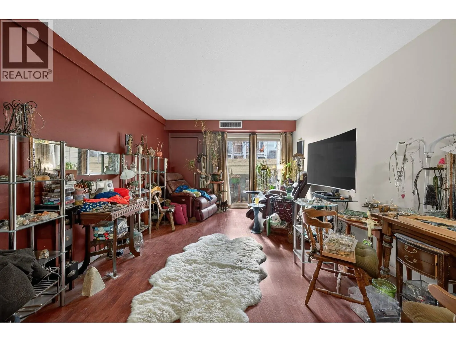 1560 Summit Drive Unit# 106