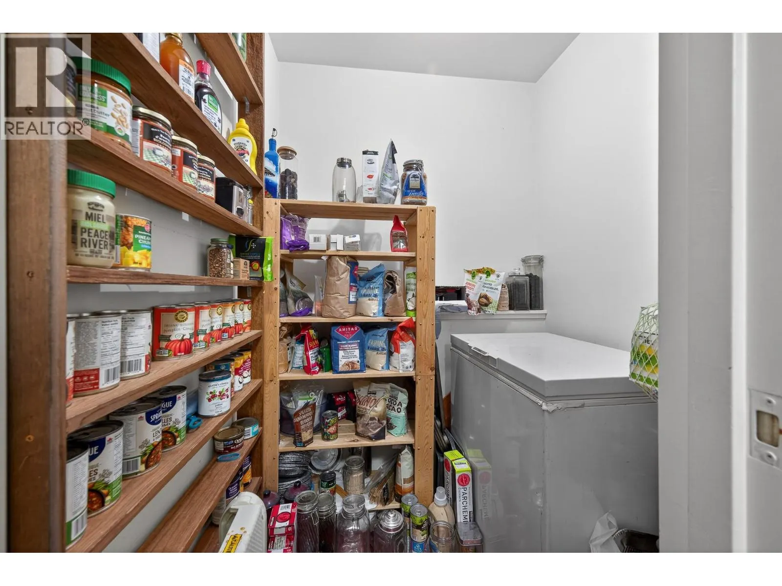 1560 Summit Drive Unit# 106