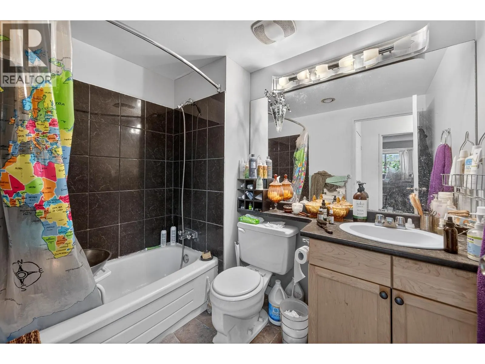 1560 Summit Drive Unit# 106