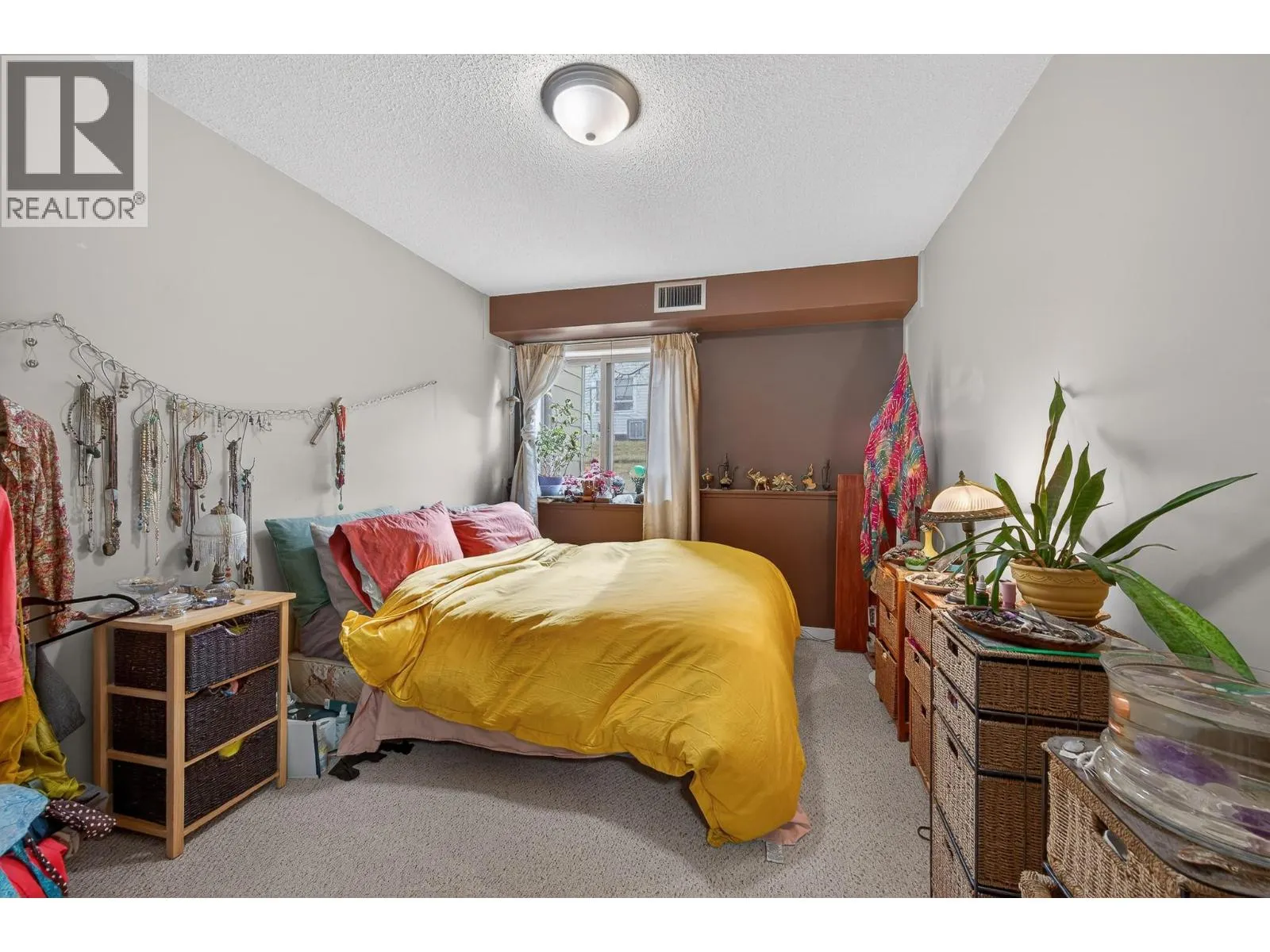 1560 Summit Drive Unit# 106