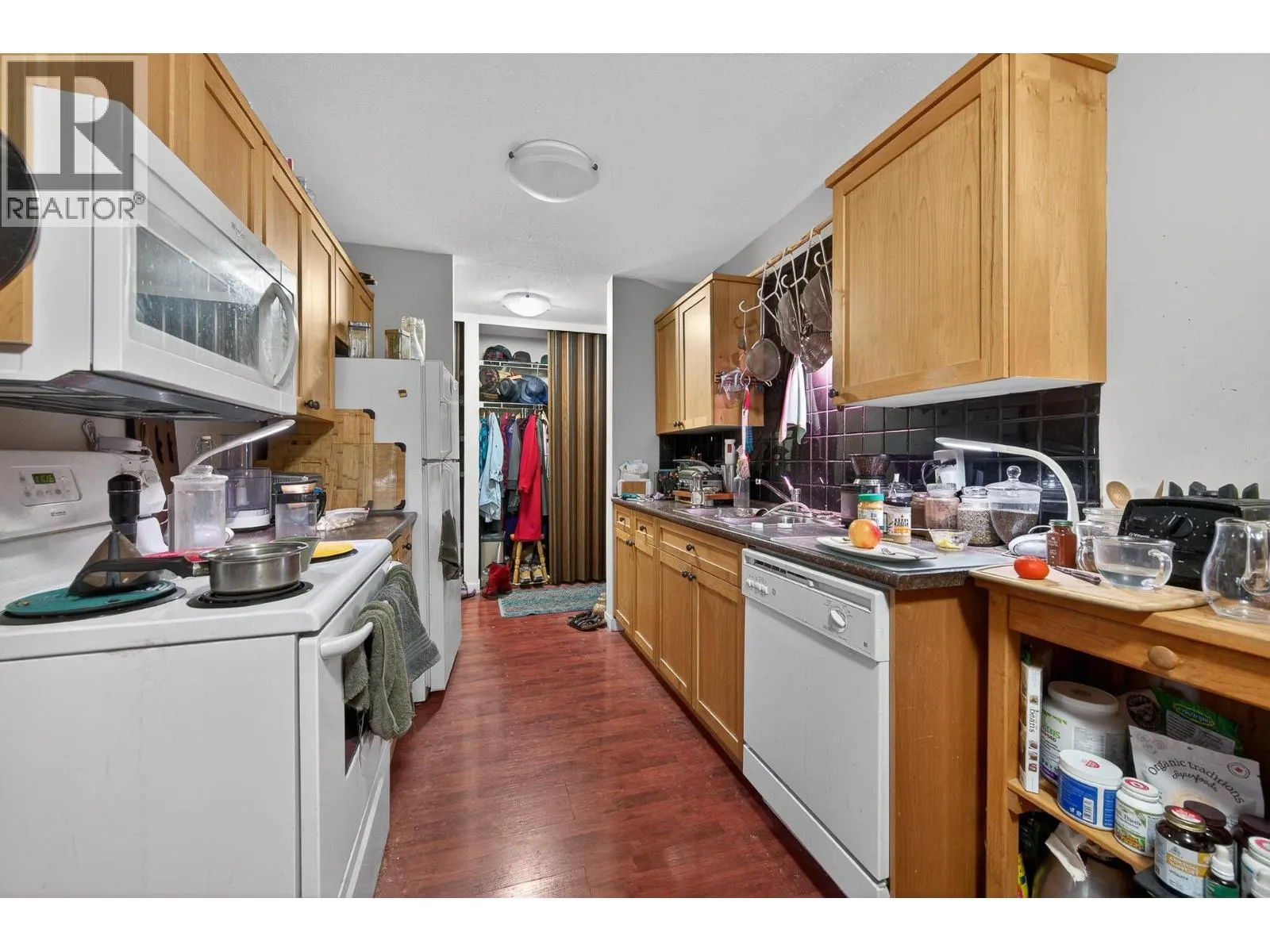 1560 Summit Drive Unit# 106