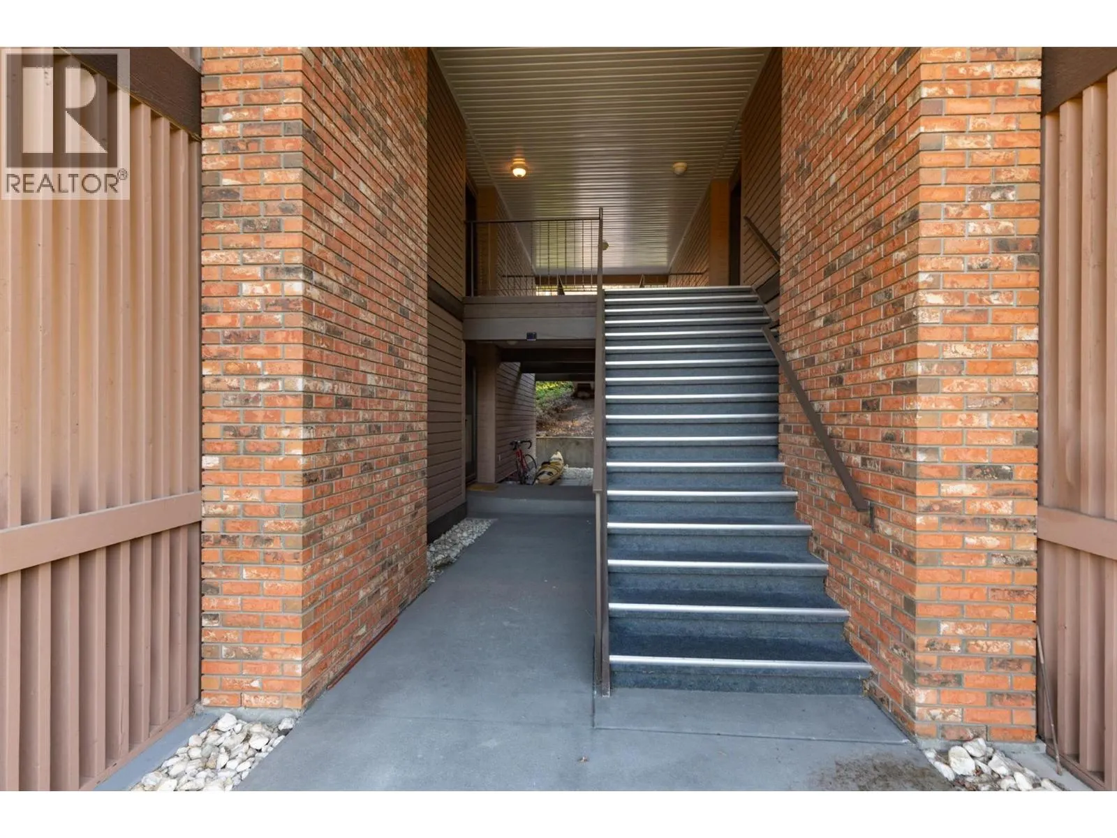 2218 Golf Course Drive