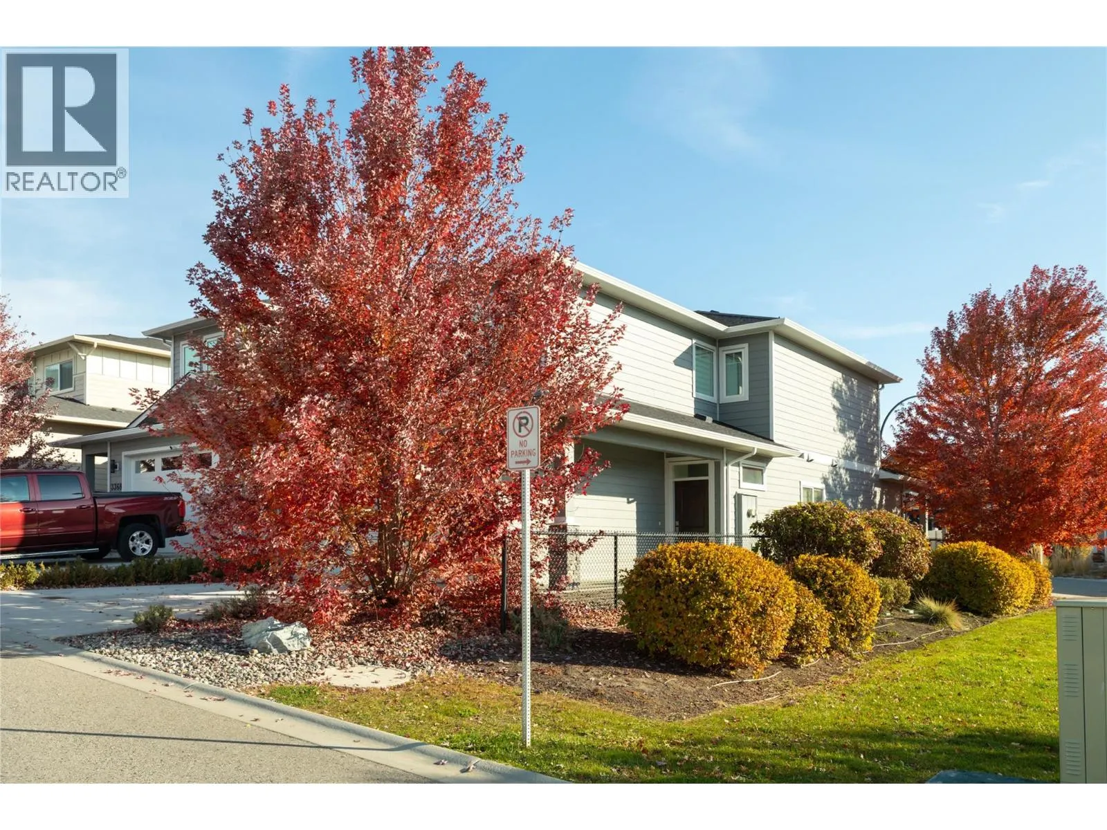 3370 Hawks Crescent