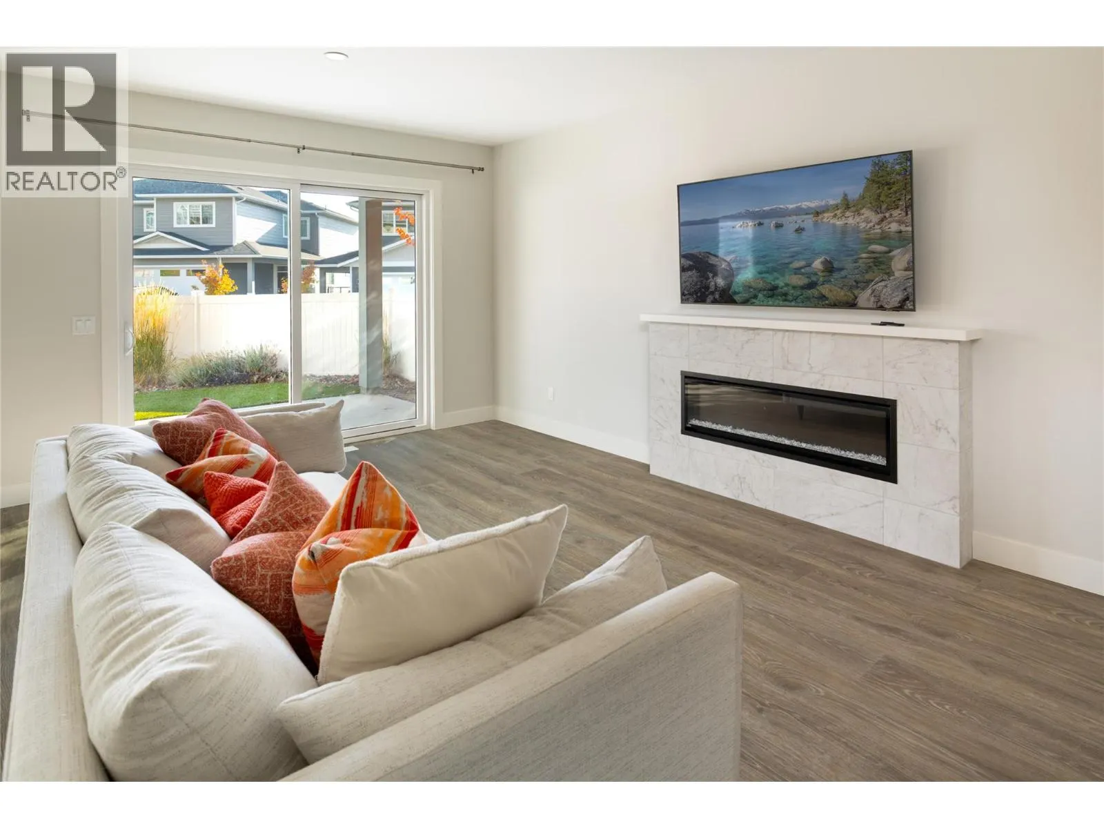 3370 Hawks Crescent
